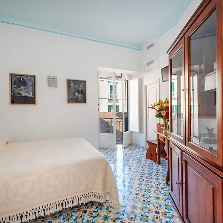 Un Po'... Apartment