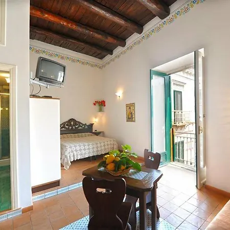 Apartment Un Po'... *