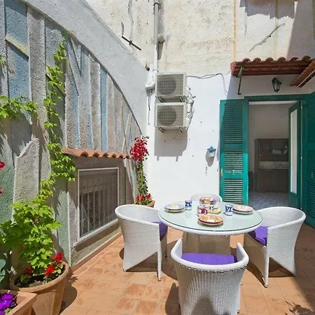Un Po'... Apartment